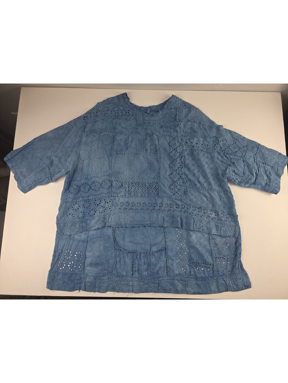 Magnolia Pearl Oversized High-Low Blue Eyelet Lace Embroidered Tunic Top EUC